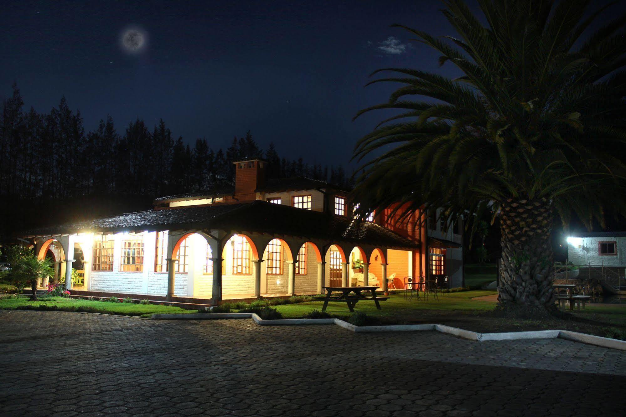 Hosteria San Carlos Tababela Exterior foto