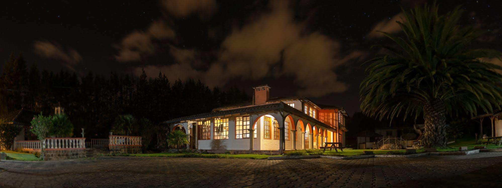 Hosteria San Carlos Tababela Exterior foto