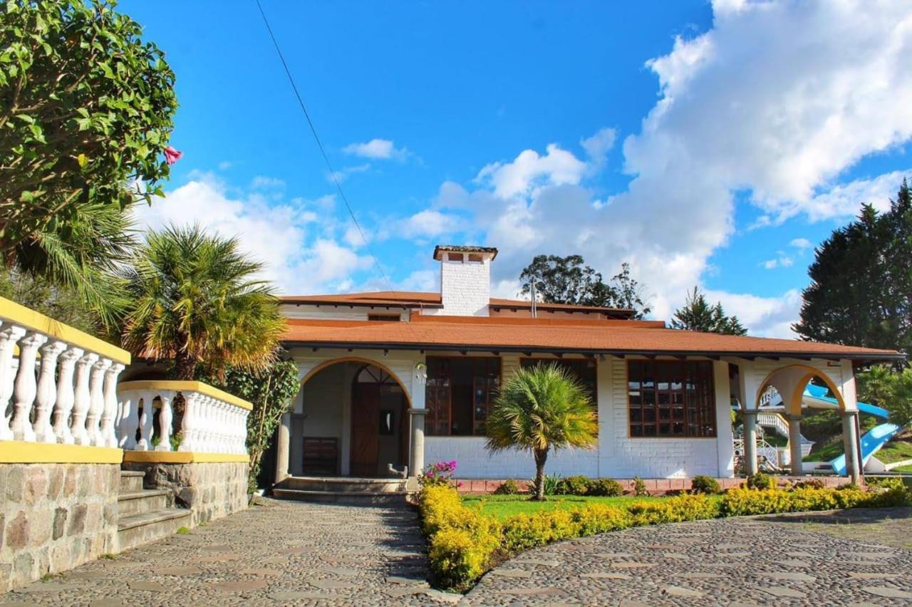 Hosteria San Carlos Tababela Exterior foto